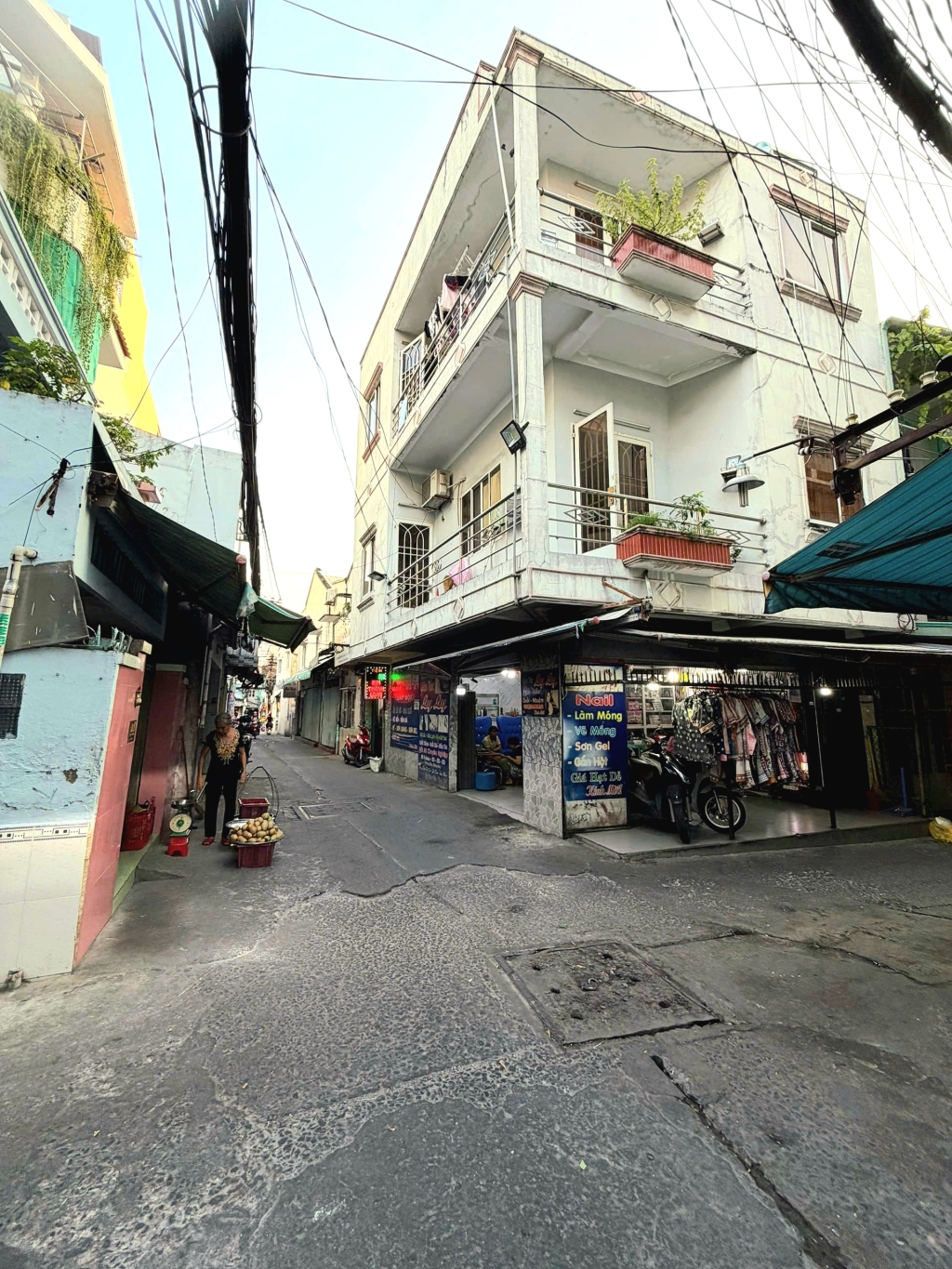 Nhà phố kinh doanh trung tâm Quận 6, 54m² giá 7 tỷ - Căn góc hiếm có!