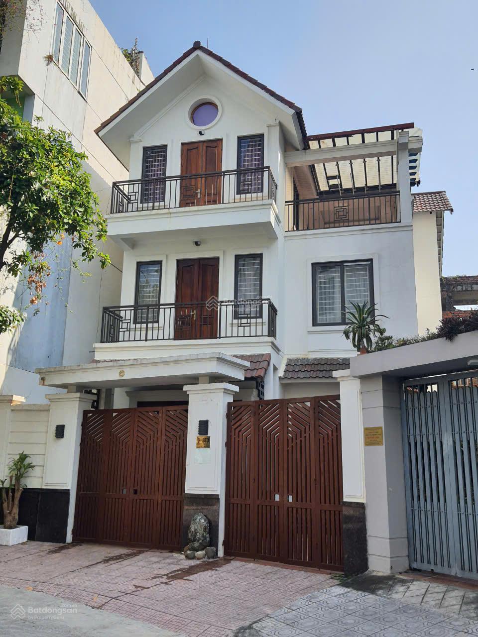 Cho thuê biệt thự Vạn Phúc, Hà Đông 210m² giá 35 triệu - Thiết kế hiện đại, an ninh tốt!