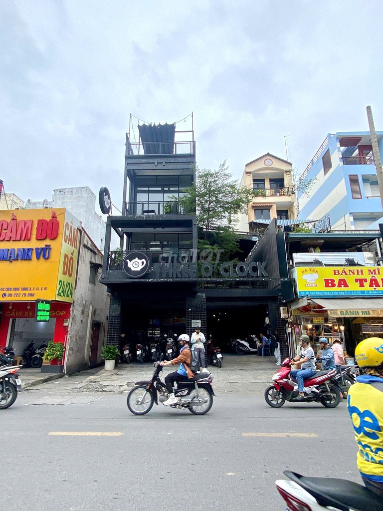 Nhà cho thuê 3 mặt tiền đường Cách Mạng Tháng 8, quận 10, diện tích 500m² - Vị trí đắc địa kinh doanh!