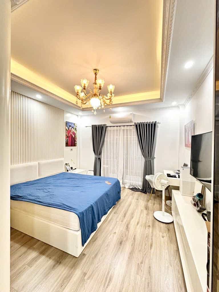 Nhà 5 tầng Ngọc Hà 60m² giá 15 tỷ - Ô tô vào nhà, tiện ích đầy đủ!