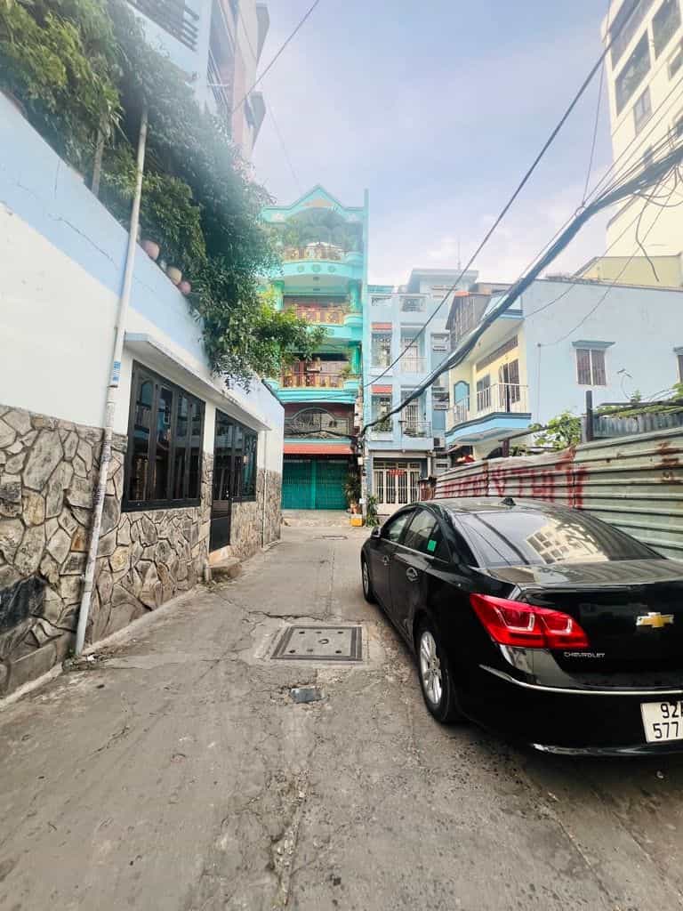 Nhà phố Tân Phú 35.8m² giá 5.73 tỷ - Khu dân cư an ninh, tiện ích đầy đủ!