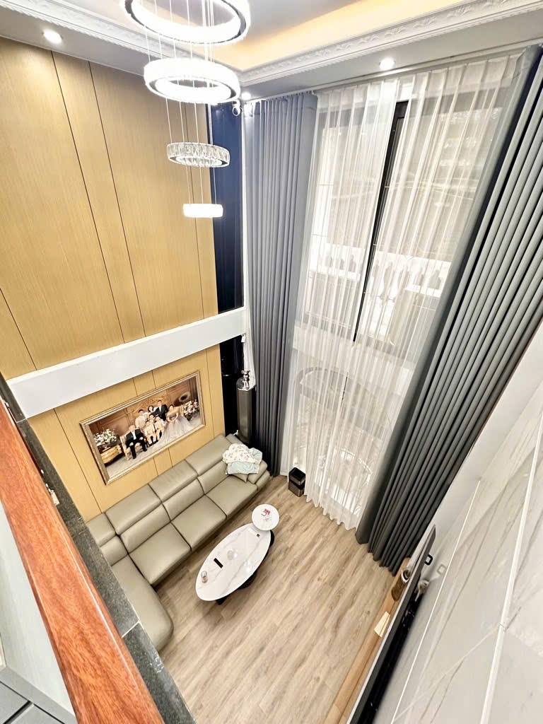 Nhà 5 tầng Ngọc Hà 60m² giá 15 tỷ - Ô tô vào nhà, 3 mặt thoáng!