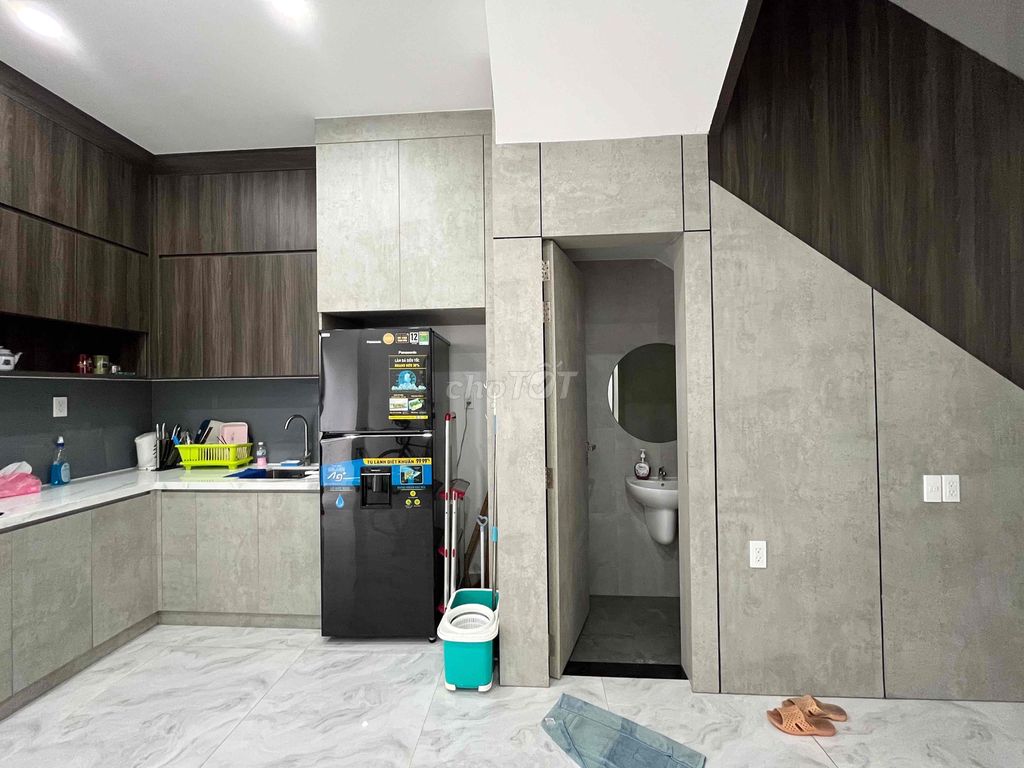 Nhà phố liền kề Bình Chánh 75m² giá 8.8 tỷ - Khu dân cư an ninh, yên tĩnh!