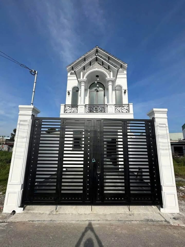 Nhà 1 Trệt 1 Lầu Lê Minh Nhựt, Tân Thông Hội, Củ Chi 120m² - Vị trí đắc địa, giá chỉ 1.3 tỷ!