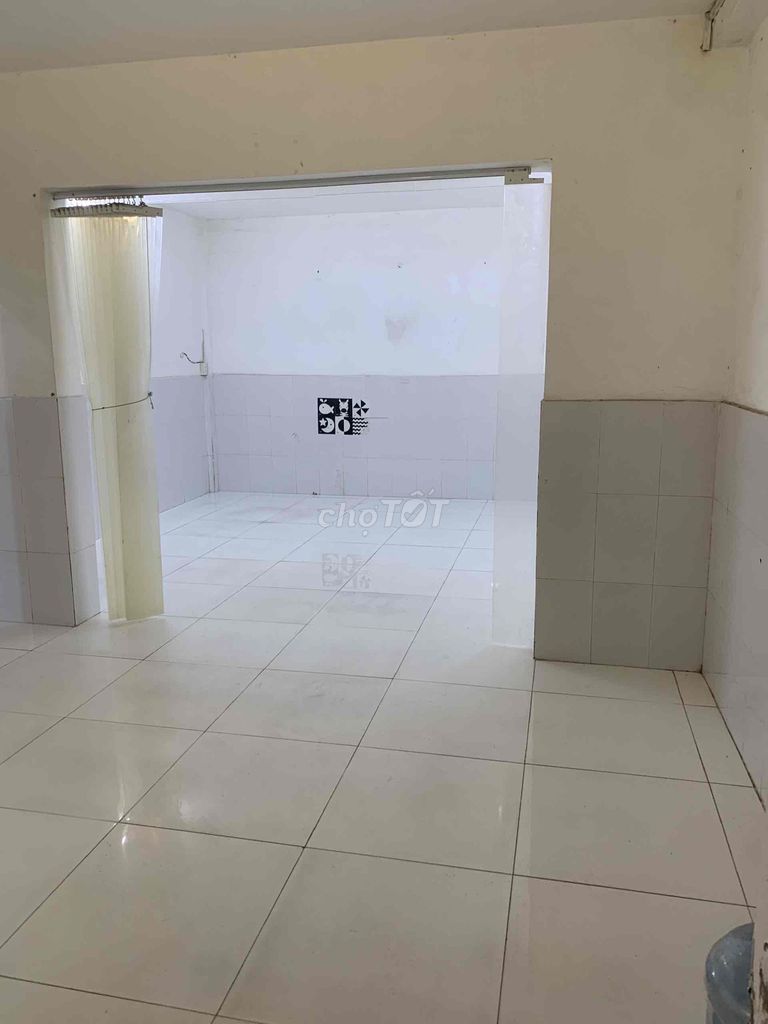 Cho thuê nhà hẻm Cách Mạng Tháng 8 52.5m² giá 10 triệu - Thương lượng ngay!