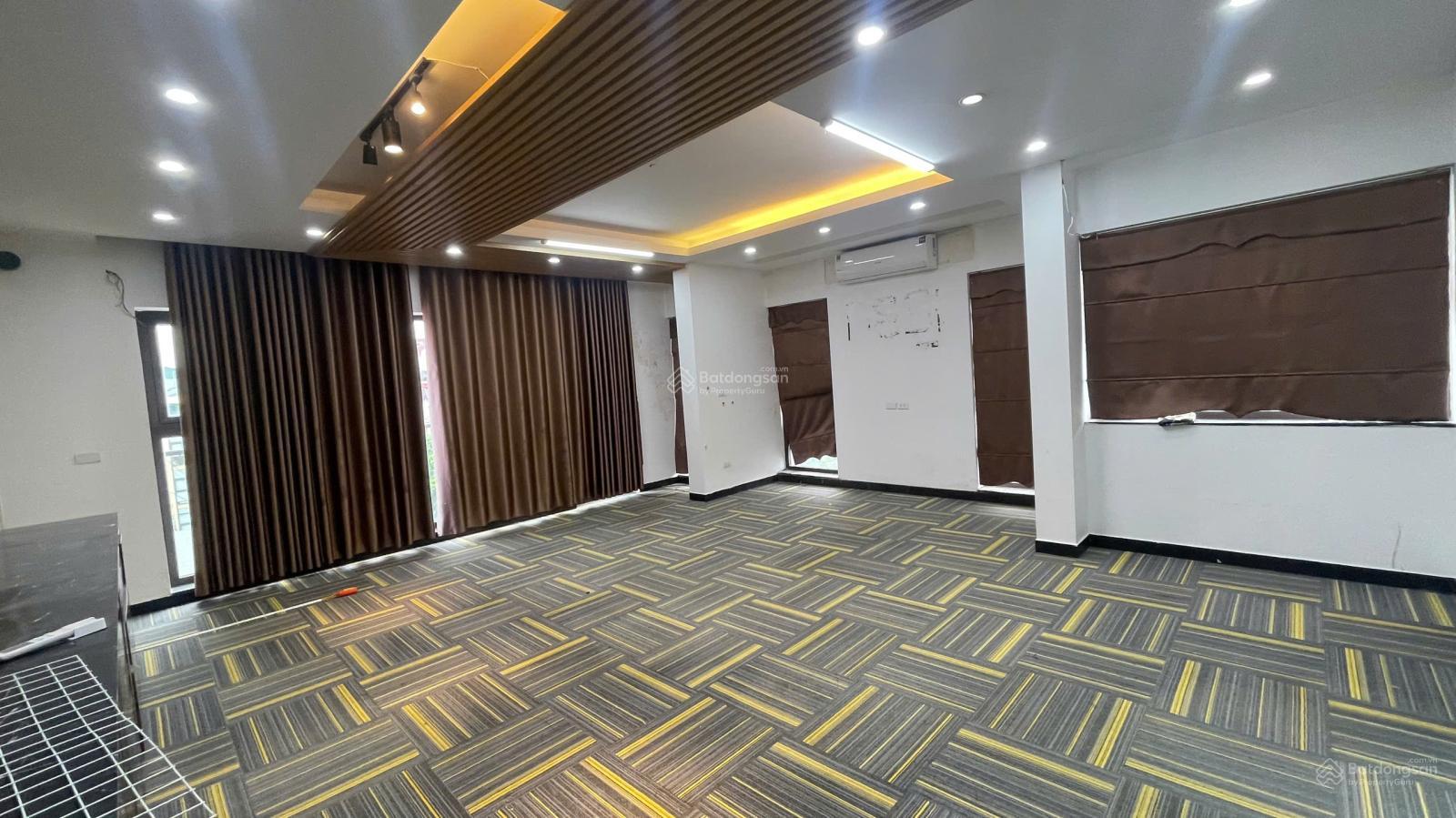 Cho thuê văn phòng 60m² đường Mỹ Đình, Mỹ Đình 2 chỉ 8 triệu/tháng - Vị trí đắc địa, tiện ích đầy đủ!