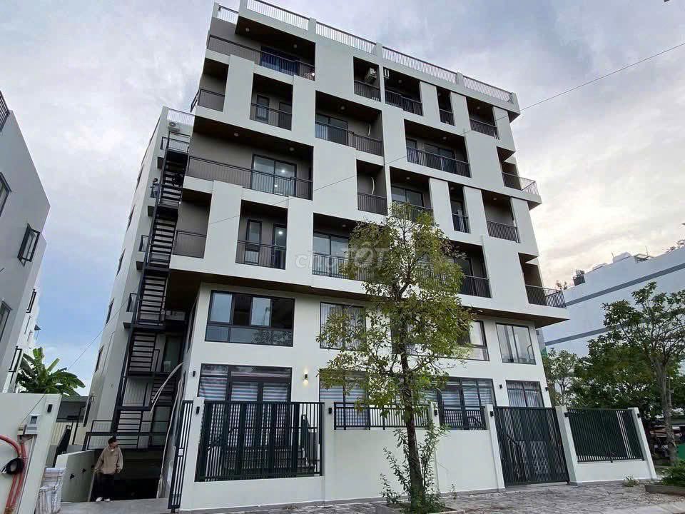 Studio ban công 30m² đường Lê Văn Việt giá 4.5 triệu - Không gian thoáng đãng