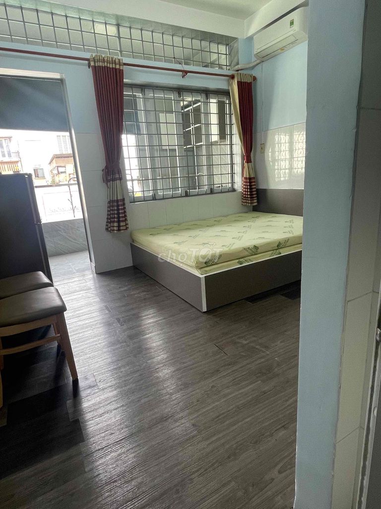 Cho thuê căn hộ Phú Nhuận 30m² giá chỉ 5 triệu - Nội thất đầy đủ, ban công thoáng mát!