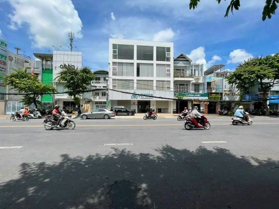 Cho thuê nhà mặt tiền Lý Tự Trọng, Cần Thơ - Diện tích 510m², giá 160 triệu