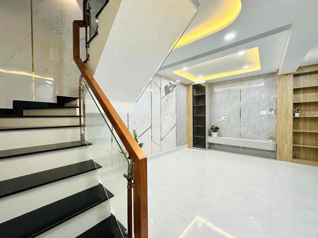 Nhà Phú Nhuận 4 Tầng 43m² Giá 8.3 Tỷ - Full Nội Thất Đẹp Như Mơ!