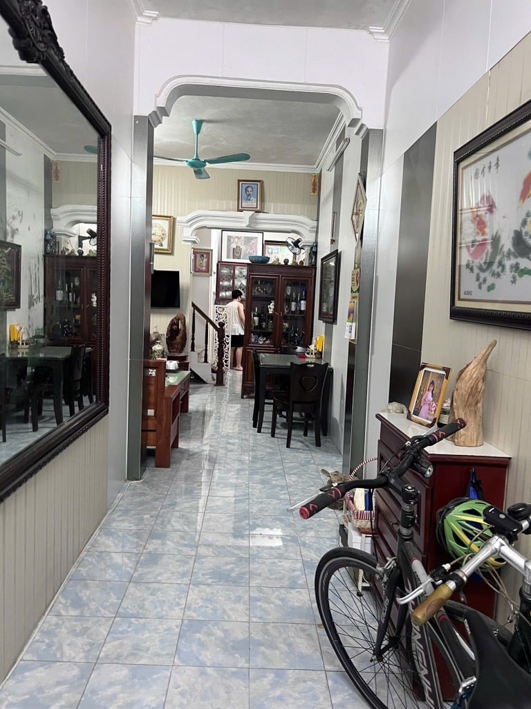 Nhà phố Láng Hạ - Ngõ nông rộng lô góc 63m² giá 9.3 tỷ - Đầu tư sinh lời tốt!