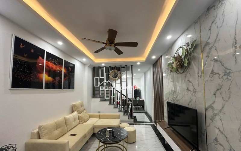 Bán Nhà La Phù 37m² giá 6 tỷ - Kinh doanh sầm uất, ô tô đỗ cửa!