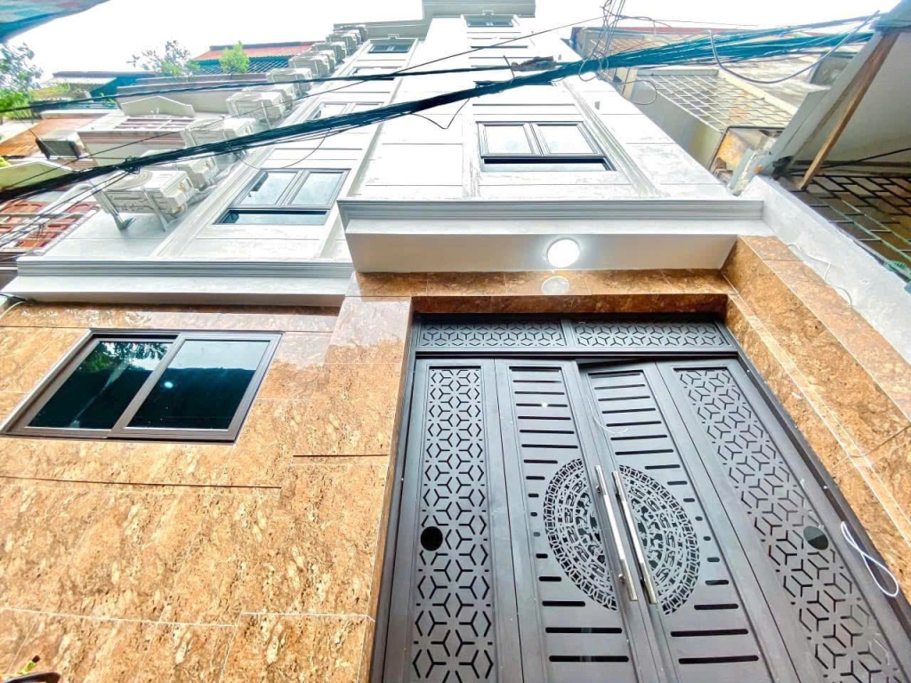 Nhà phố Minh Khai 50m² giá 11.5 tỷ - Thiết kế hiện đại, thang máy tiện nghi!