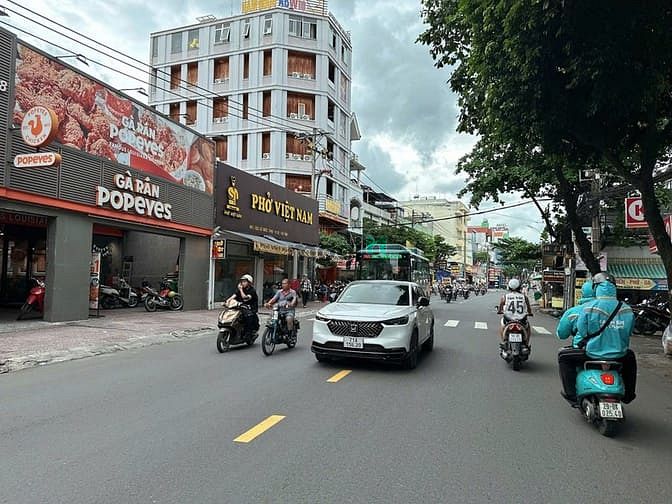 Căn hộ dịch vụ 5 tầng Lê Đức Thọ 420m² giá 17.8 tỷ - Cơ hội đầu tư sinh lời hấp dẫn!