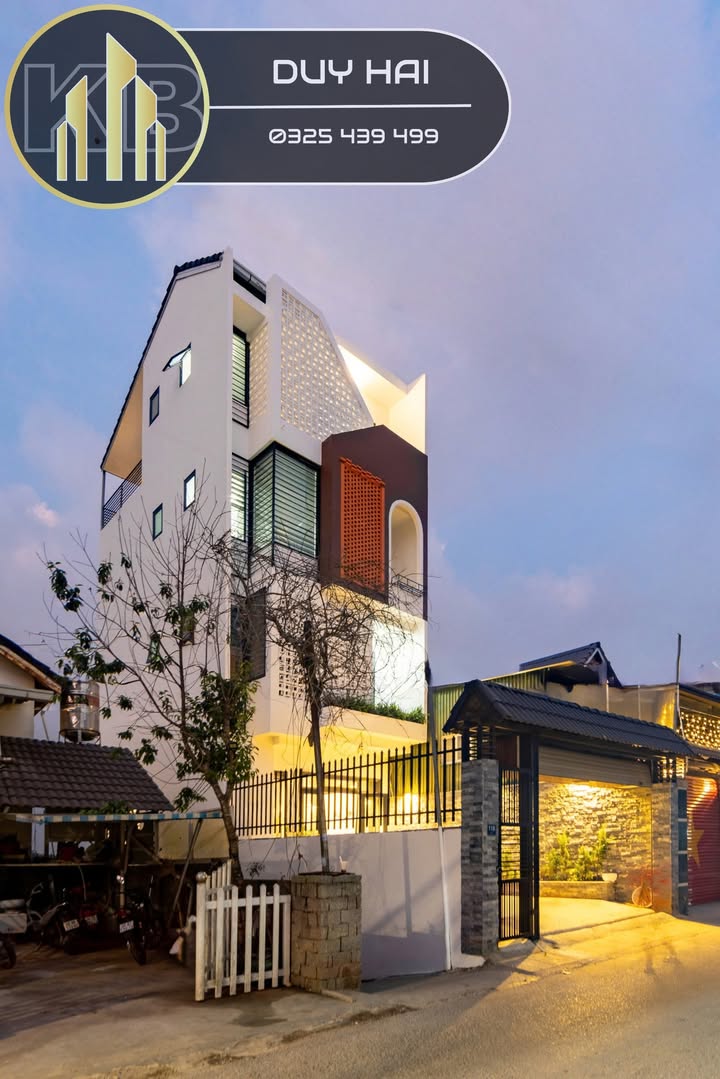 Khách sạn 5 tầng 2 mặt tiền Đà Lạt 250m² giá 11.5 tỷ - Thiết kế hiện đại, sẵn sàng kinh doanh!