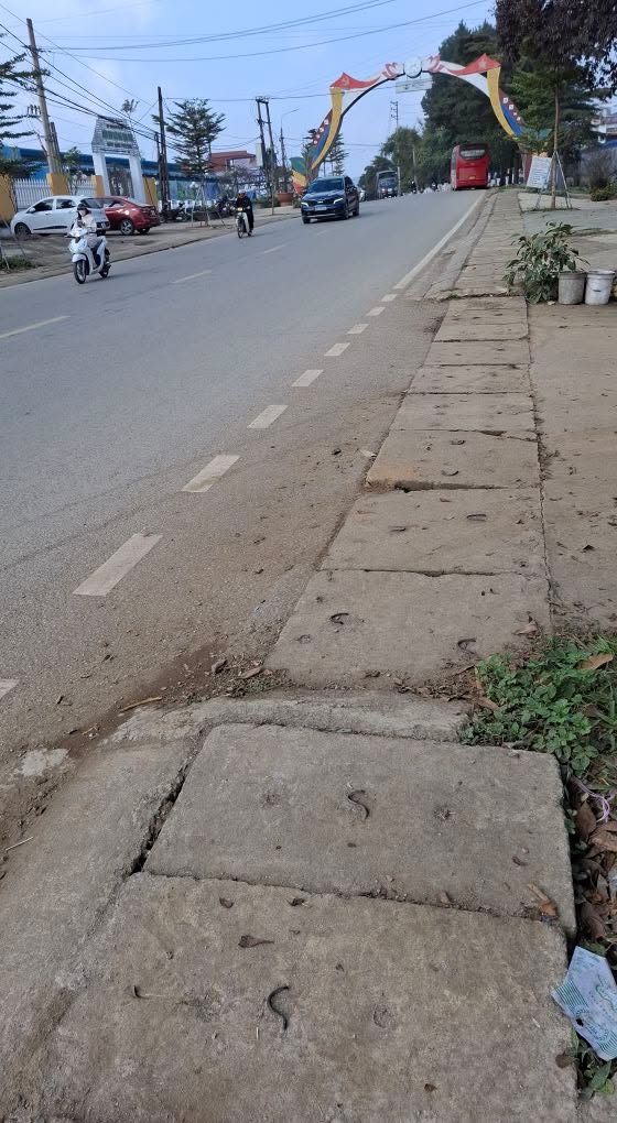 Nhà 2 tầng mặt phố Quốc lộ 43, Thảo Nguyên, Mộc Châu 68m² giá 4.9 tỷ - Cơ hội sở hữu nhà chính chủ!