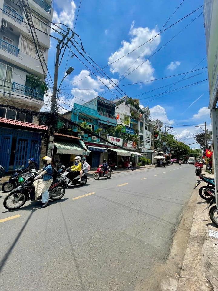 FrontHouse mặt tiền đường Phan Văn Trị, Bình Thạnh 51m² giá 9.8 tỷ - Cơ hội vàng đầu tư!