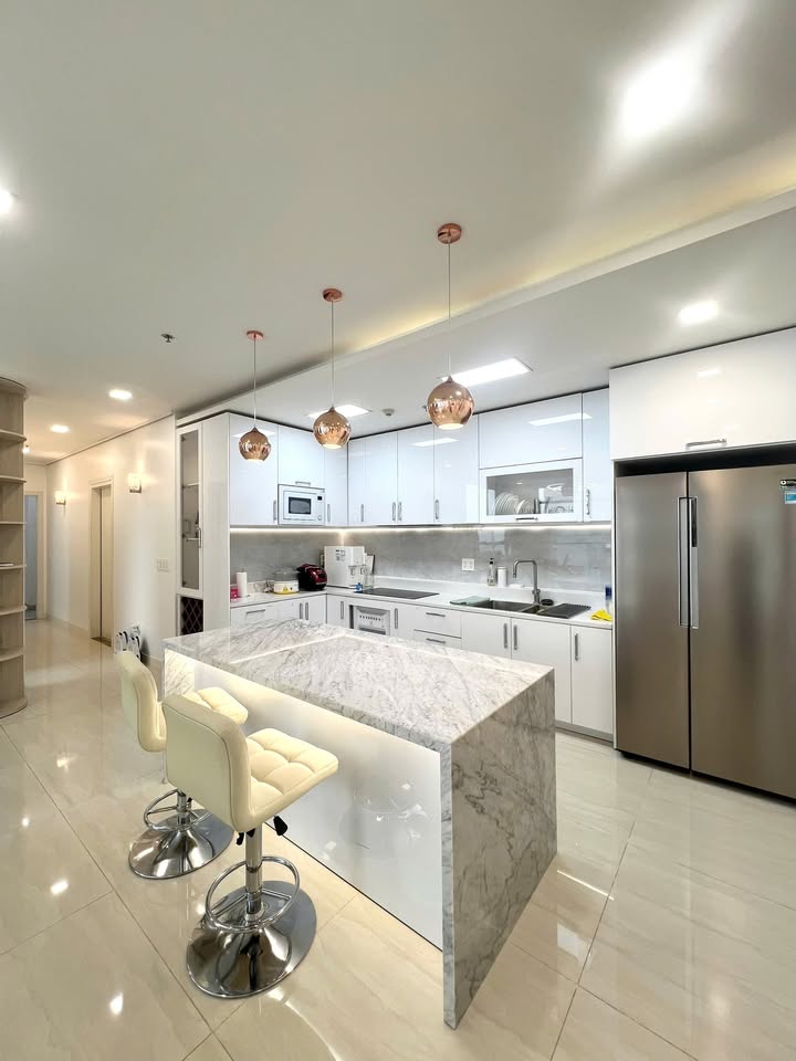Penthouse Vinhomes Central Park Bình Thạnh 181m² giá 40 tỷ - Cơ hội đầu tư hấp dẫn!