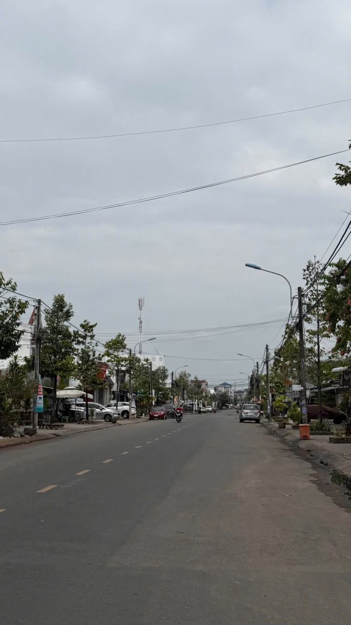 Đất nền mặt tiền đường Nguyễn Trung Trực, phường 5, TP Cà Mau - Diện tích 1200m², giá 30 tỷ!