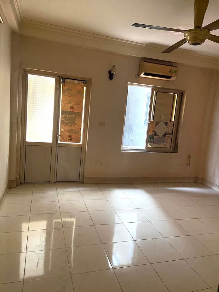 Nhà cho thuê đường Nguyễn Văn Linh quận Long Biên 40m² giá 4 triệu - Gần công ty May 10!