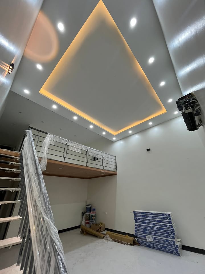 Nhà riêng Cầu Tó 50m² giá 2.35 tỷ - Ô tô đỗ cửa, khu đô thị tiện ích!