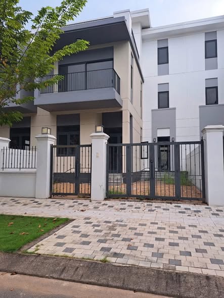 Nhà phố Biên Hòa 160m² giá 8.2 tỷ - Cơ hội sở hữu duy nhất!