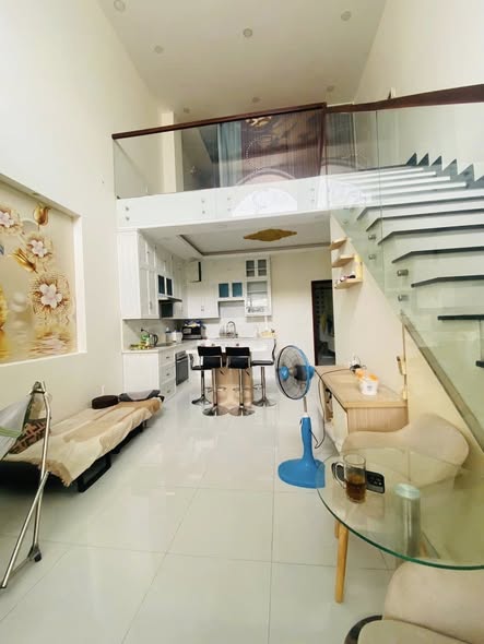 Nhà hàng hiếm Bình Trưng Đông 86m² giá 9.6 tỷ - Sổ hồng riêng, vị trí đắc địa!