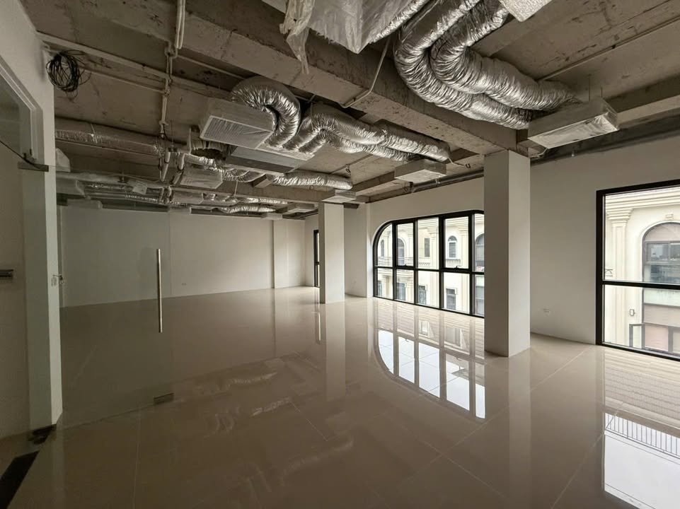 Sàn văn phòng cho thuê tại Vạn Phúc, 126m² giá 18 triệu - Không thể bỏ qua!
