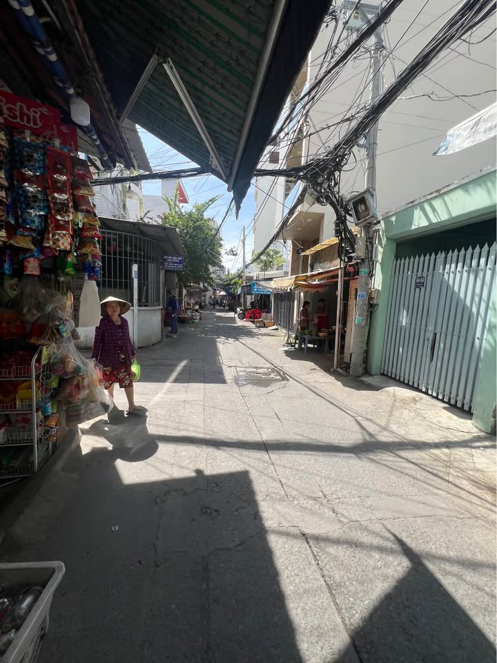 Tòa nhà trọ 198m² Bình Thuận, Q7 giá 17.5 tỷ - Đầu tư sinh lời hấp dẫn!