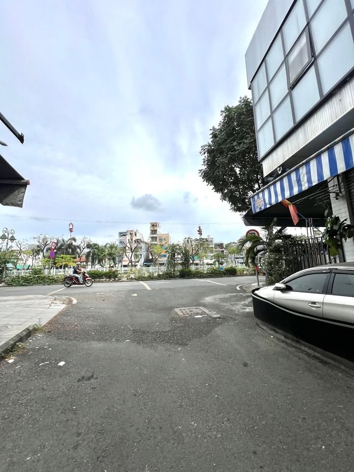 Nhà riêng Hồng Bàng Quận 6 - 35m² - Giá chỉ 5 tỷ - Ô tô vào tận cửa!