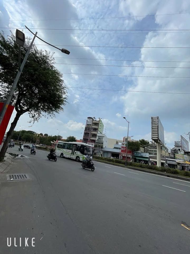 Nhà Hồng Bàng Quận 6 80m² giá 5.3 tỷ - Sẵn sàng vào ở ngay!