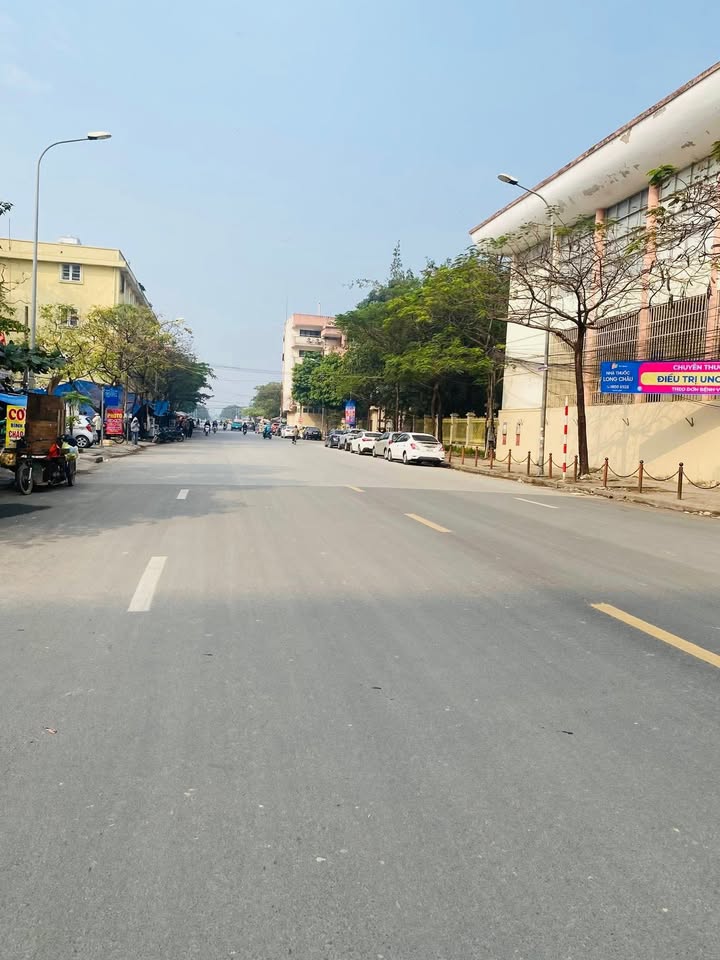 Nhà Cổ Nhuế 30m² giá 1.65 tỷ - Gần bệnh viện Phương Đông, đầy đủ nội thất!