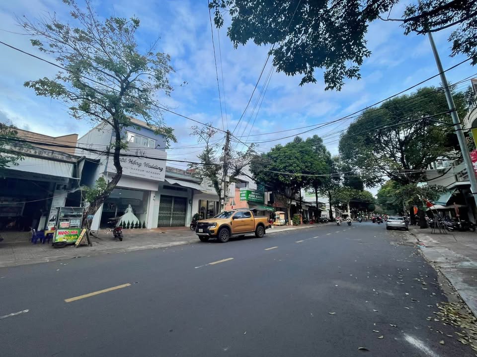 Nhà mặt tiền Hoàng Diệu Buôn Ma Thuột 70m² giá 8.95 tỷ - Đầu tư kinh doanh lý tưởng!