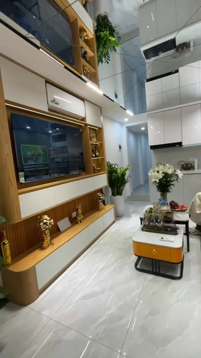 Nhà Hoàng Hoa Thám 31m² giá 9.95 tỷ - Thiết kế hiện đại, vào ở ngay!