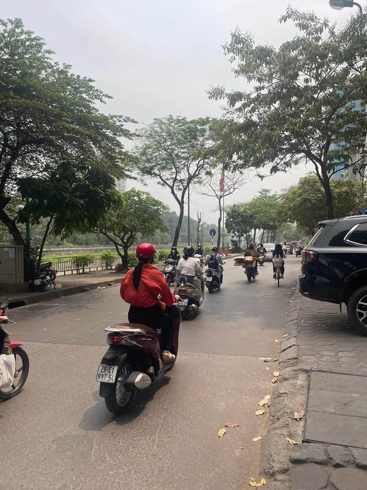 Bán nhà mặt phố Nguyễn Ngọc Vũ, Cầu Giấy 73m² giá 11.25 tỷ - Cơ hội không thể bỏ lỡ!