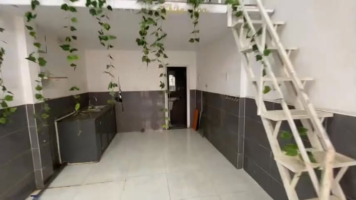 Cho thuê nhà mặt phố Thành Thái quận 10 27m² giá 9 triệu - Kinh doanh đồ ăn thuận lợi!