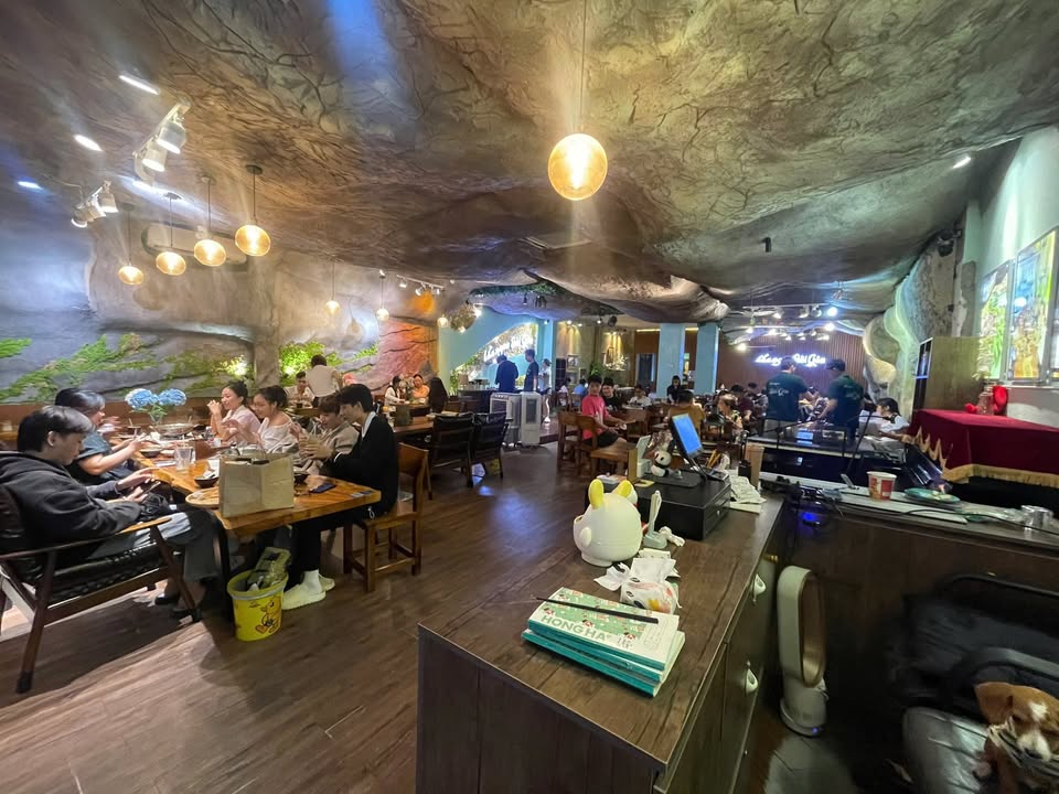 Quán lẩu sang nhượng đường Hoàng Diệu 2, Thủ Đức 200m² giá 880 triệu - Vị trí đắc địa, kinh doanh thuận lợi!