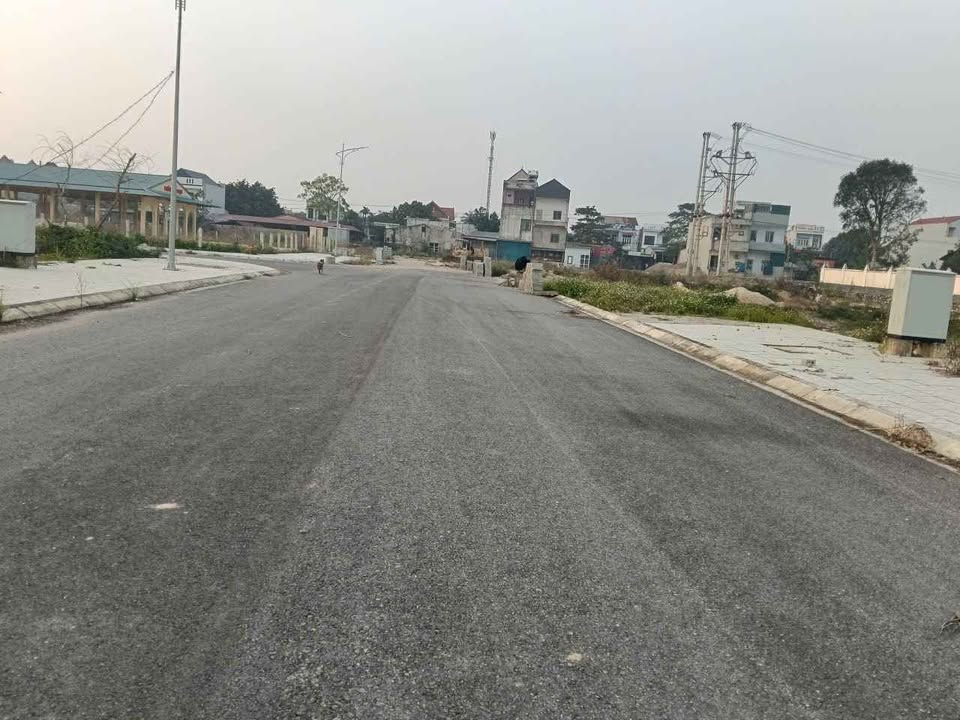 Lô đất đẹp 125m² Đông Sơn, Chương Mỹ - Đối diện chợ, giá chỉ 2.3 tỷ!