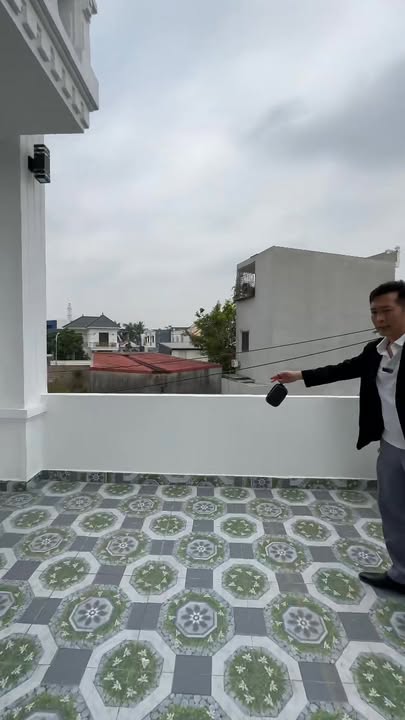 Nhà 3 tầng tại Quỳnh Hoàng, 60m² giá 3 tỷ - Có gara ô tô thuận tiện!