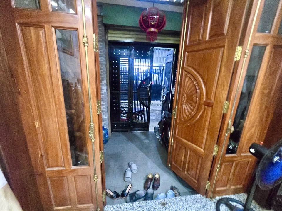 Nhà đẹp 3 tầng tại Thủ Đức 62m² giá 5.9 tỷ - Hẻm xe hơi an ninh