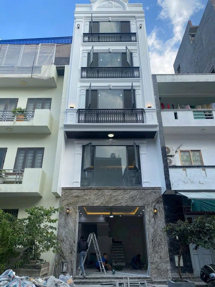 Nhà 5 tầng Khu Tái Định Cư Sở Dầu 40m² giá 5.1 tỷ - Giao thông thuận tiện!