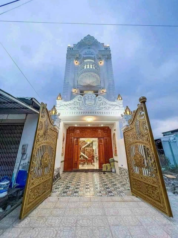 Nhà phố 1 trệt 2 lầu 550m² giá 9.5 tỷ - Thiết kế sang trọng tại KDC Hồng Phát