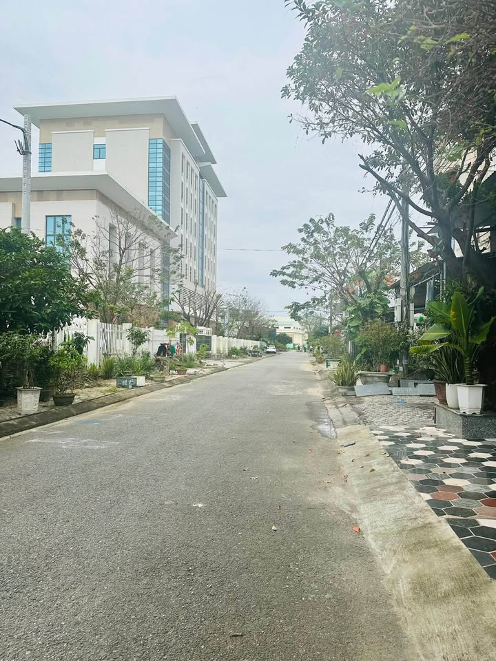 Đất nền An Mỹ, Tam Kỳ 121m² giá 2.25 tỷ - Sổ hồng chính chủ, đường rộng 17.5m!