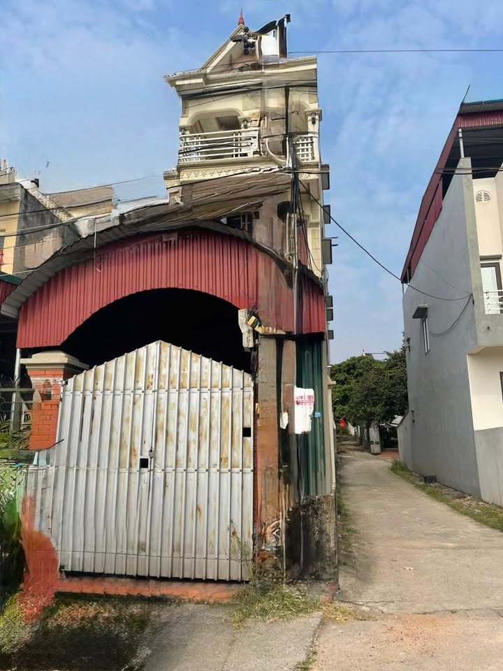 Nhà 2 tầng tại phường Chu Văn An, Chí Linh 112m² giá 2 tỷ - Đầu tư sinh lời cao!