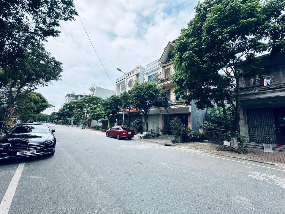 Bán lô mặt đường Tạ Quang Bửu, Phường Kinh Bắc, 81m² - Vị trí đắc địa cho kinh doanh!