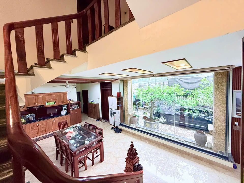 Nhà 3 tầng Phan Đình Phùng 250m² giá 12 tỷ - Nội thất cao cấp, sẵn sàng ở ngay!