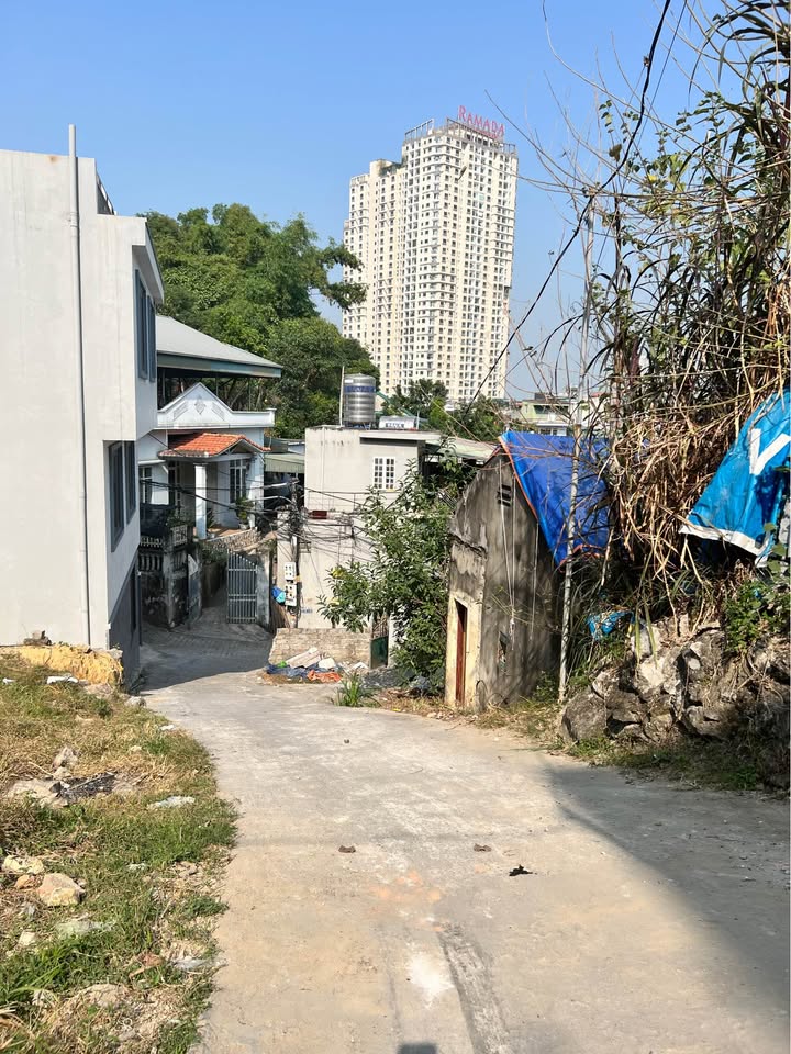 Đất ở Trần Hưng Đạo Hạ Long 85m² giá 1.5 tỷ - Vị trí đắc địa, thuận tiện mọi nhu cầu!