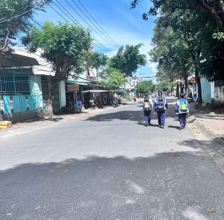 Nhà phố Nguyễn Sinh Sắc, TP Kon Tum 195m² giá 2 tỷ - Đầu tư sinh lời ngay!