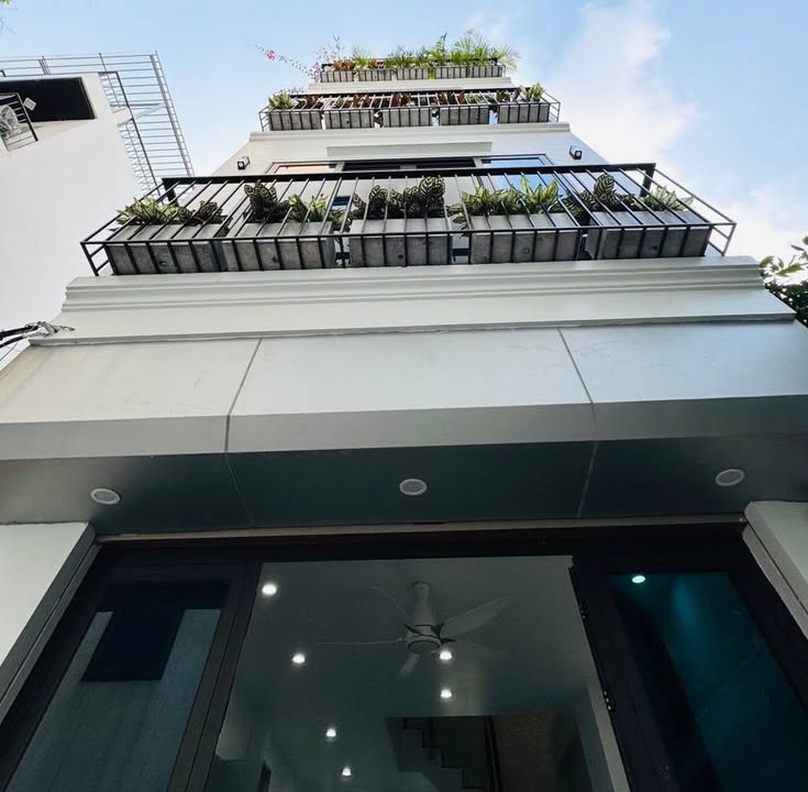 Nhà Ngọc Thụy 52m² giá thỏa thuận - Ô tô 7 chỗ vào cửa, thiết kế hợp lý!