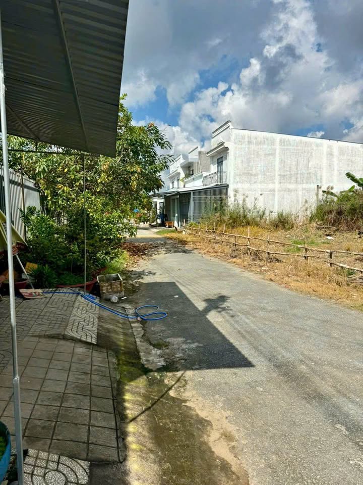 Nhà riêng ấp Long Bình, Trà Vinh 100m² giá 1.35 tỷ - Sẵn sàng chuyển nhượng!